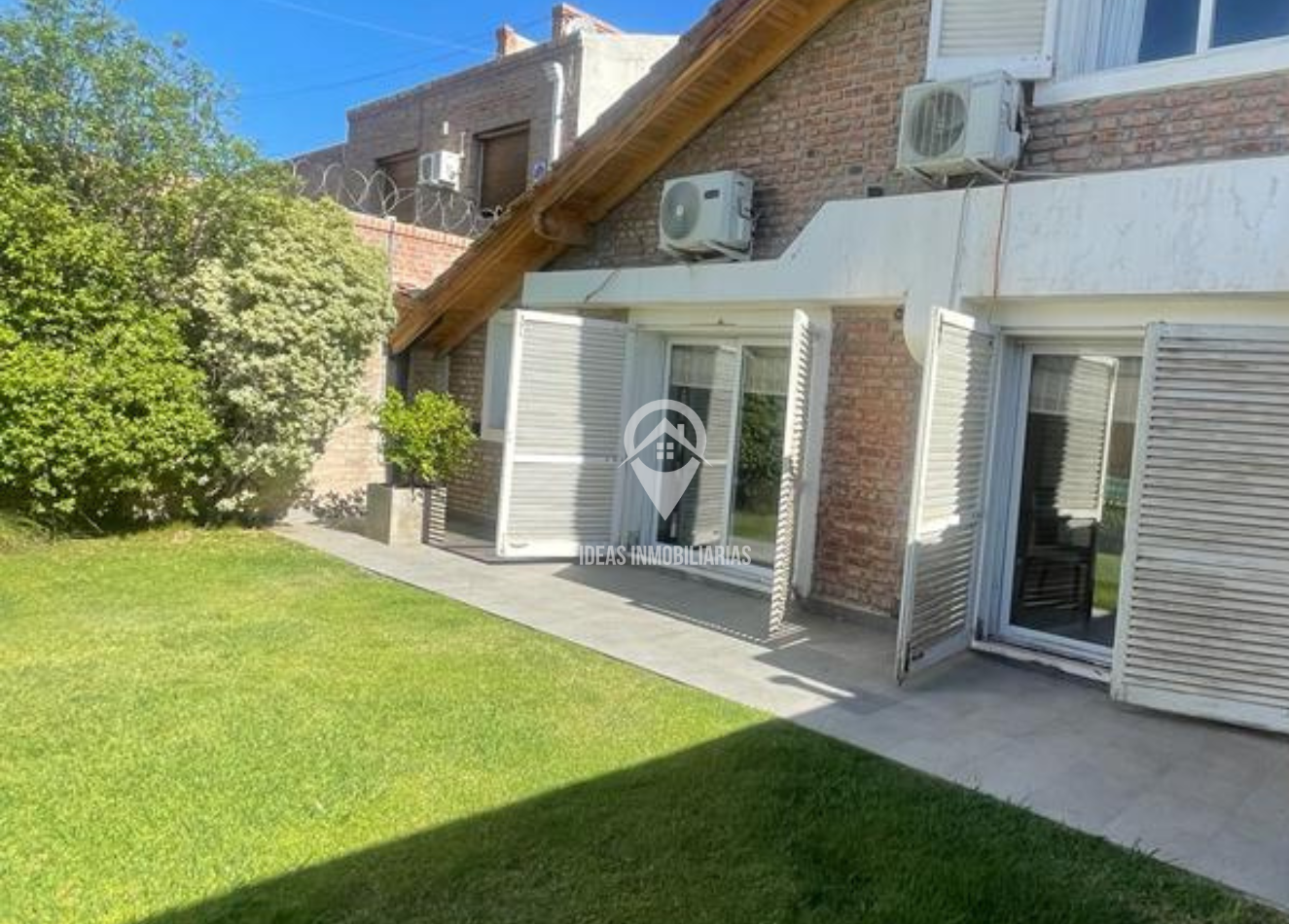 ¡Casa Exclusiva en Venta en B° Santa Genoveva, Ciudad de Neuquen!