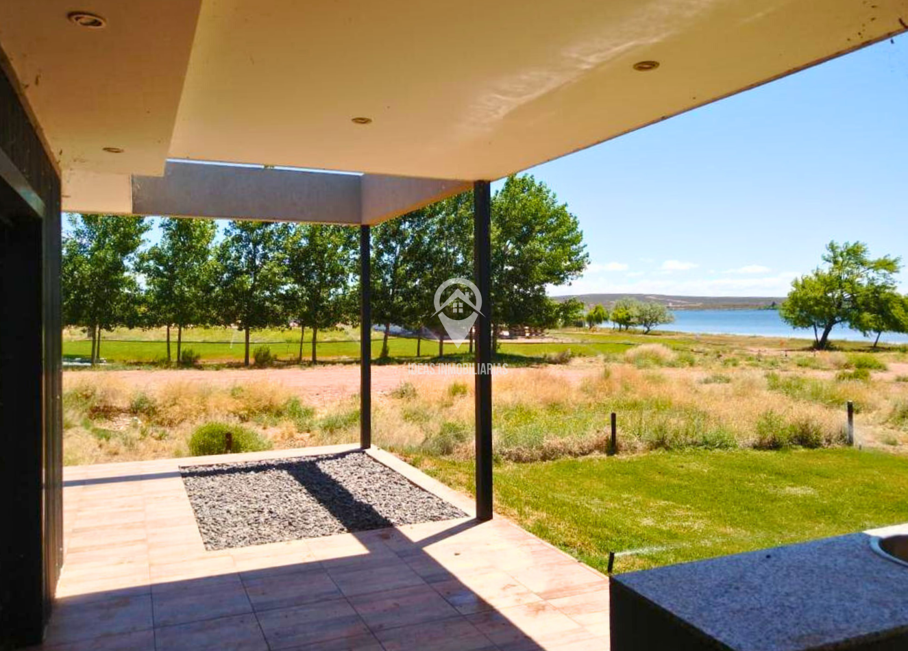 Construccion de casa en el Lago Marimenuco