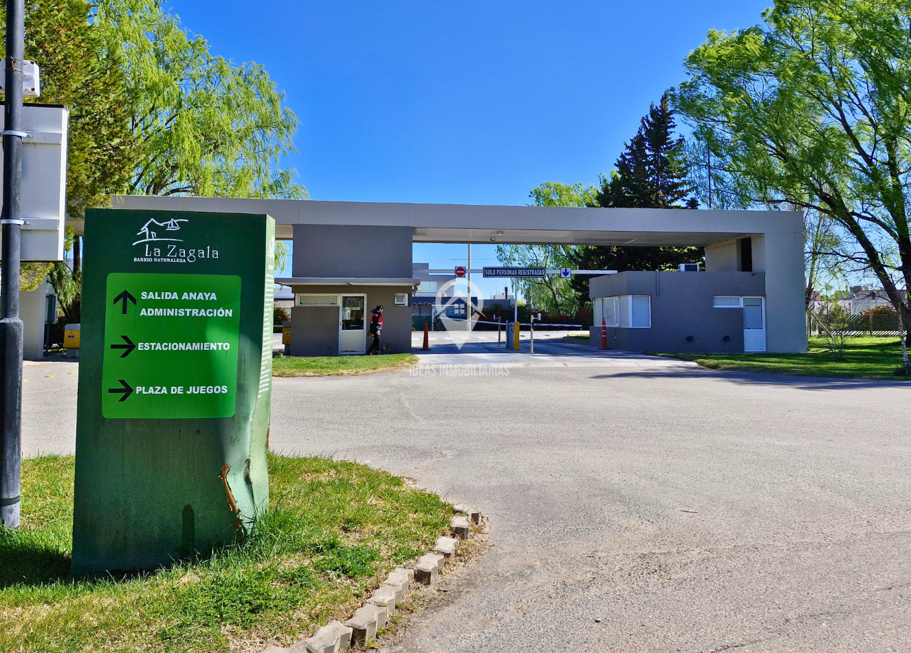 Casa nivel Gerencial | Barrio La Zagala