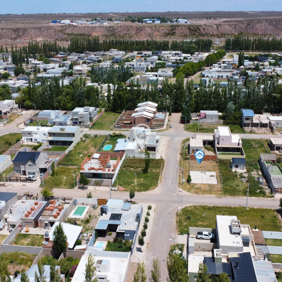 Lote en Esquina en Barrio Rincon del Valle, Centenario 