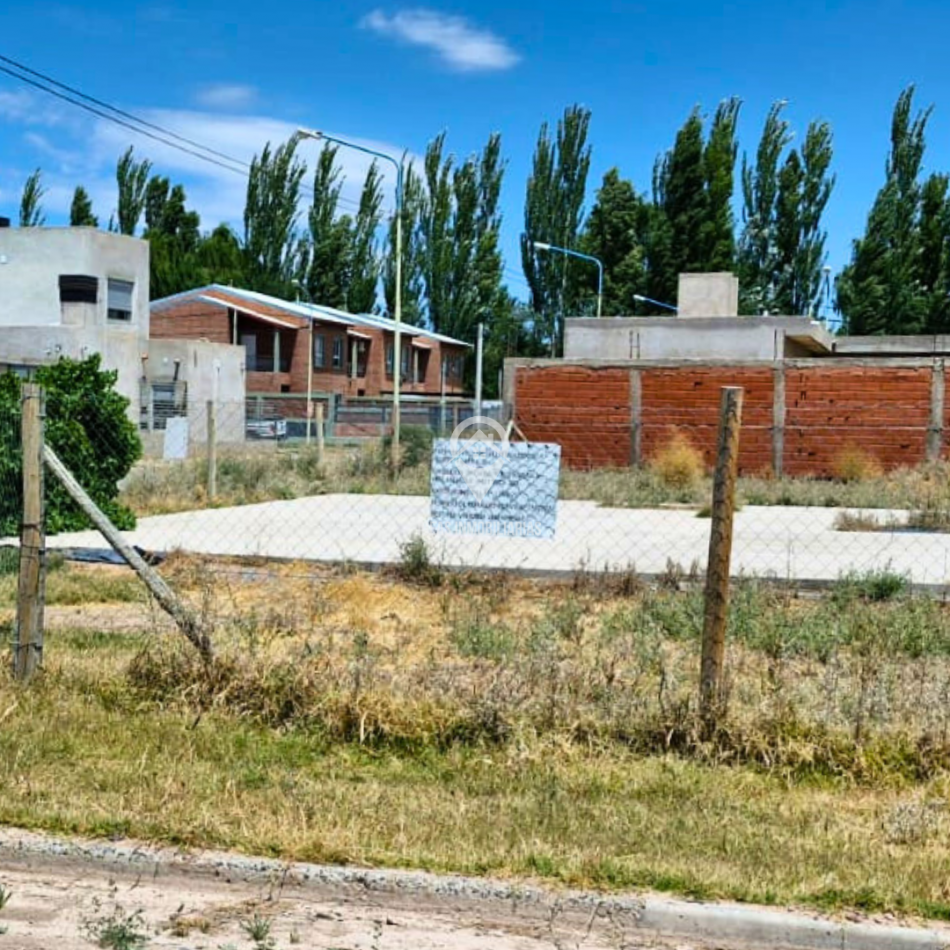 Lote en Esquina en Barrio Rincon del Valle, Centenario 