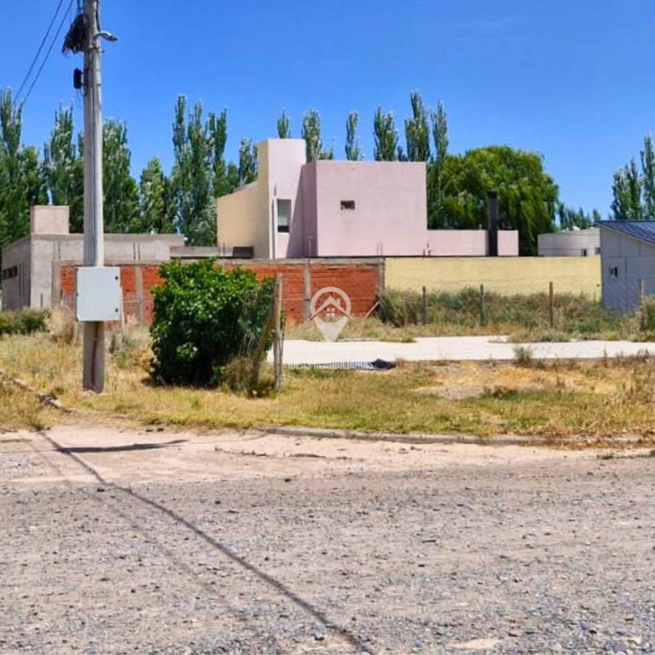 Lote en Esquina en Barrio Rincon del Valle, Centenario 