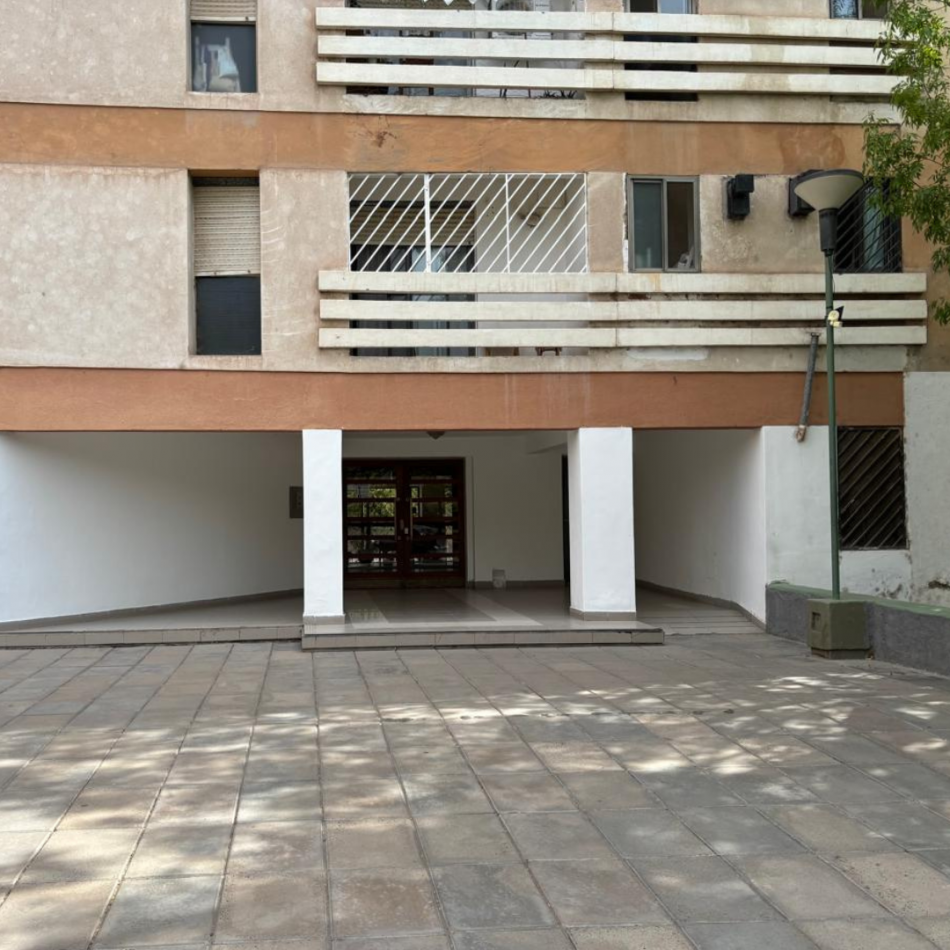 Departamento de 3 Dormitorios en Venta | Ubicacion Centrica y Espacios Amplios